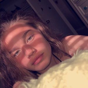 Meet your Posher, Muna